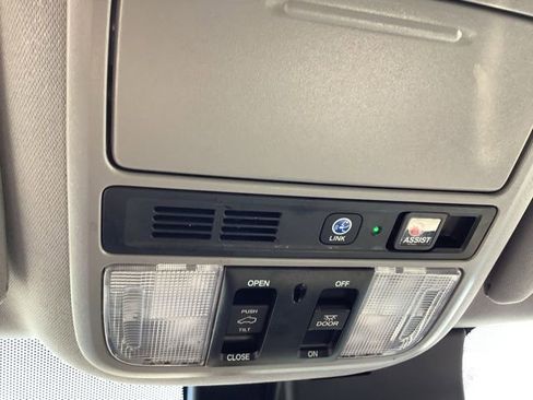 Used 2021 Honda Pilot Touring image 37