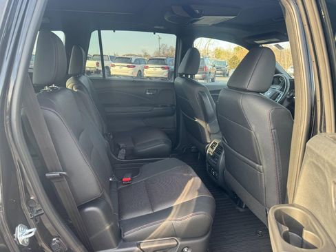 Certified 2022 Honda Pilot Black Edition image 10