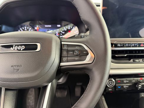 Used 2025 Jeep Compass Limited AWD/4WD image 21