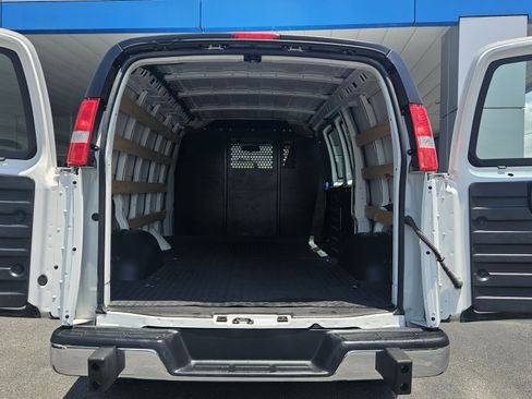 Used 2025 GMC Savana 2500 w/ Driver Convenience Package RWD image 9