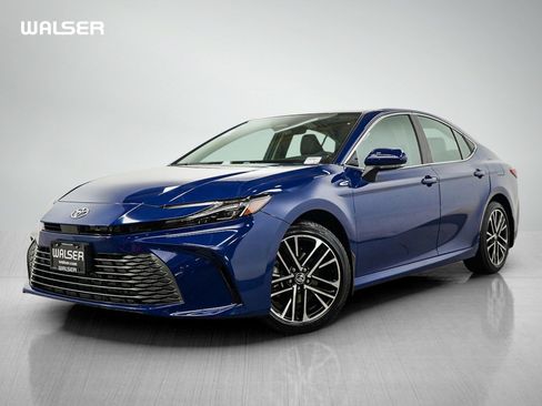 Used 2026 Toyota Camry XLE FWD image 1
