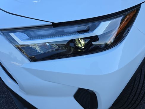 Used 2025 Toyota RAV4 XLE w/ Convenience Package image 29