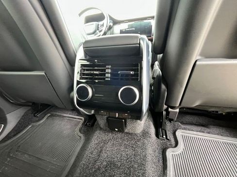 Certified 2025 Land Rover Range Rover SE AWD/4WD image 17