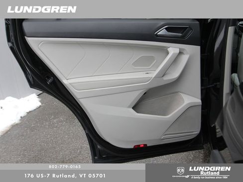 Used 2022 Volkswagen Tiguan SE R-Line image 40