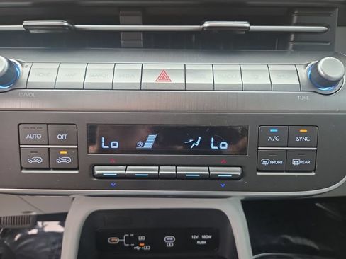 Used 2024 Hyundai Kona SEL FWD image 25
