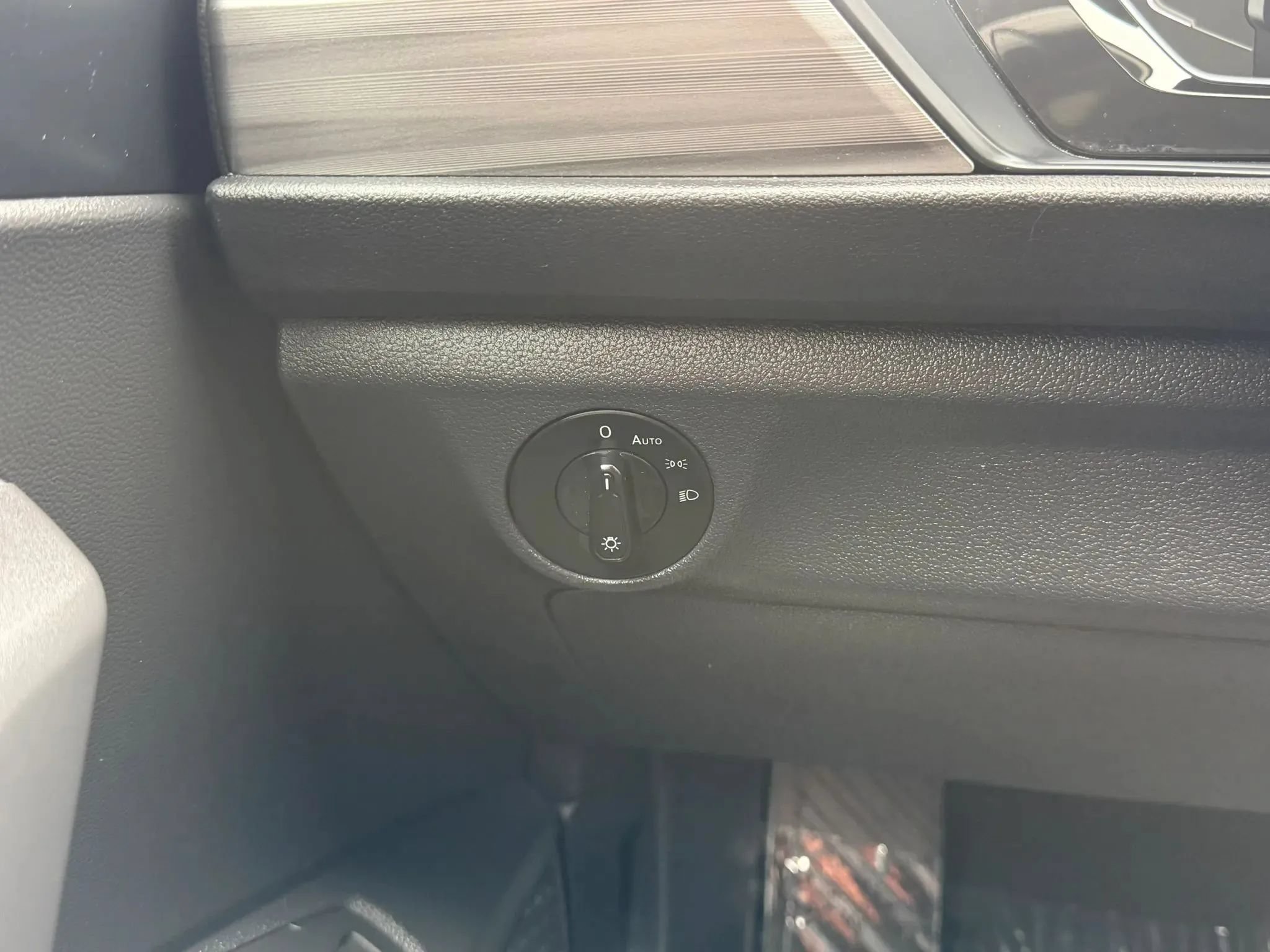 Used 2019 Volkswagen Jetta SEL FWD image 26