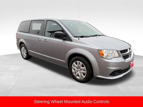 Used 2018 Dodge Grand Caravan SE w/ UConnect Hands-Free Group image 9