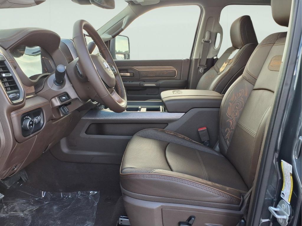 New 2026 RAM 2500 Limited AWD/4WD image 8
