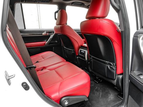 Used 2022 Lexus GX 460 Premium w/ Premium Package image 34