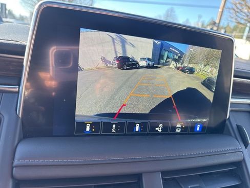 Used 2024 Chevrolet Suburban High Country image 46