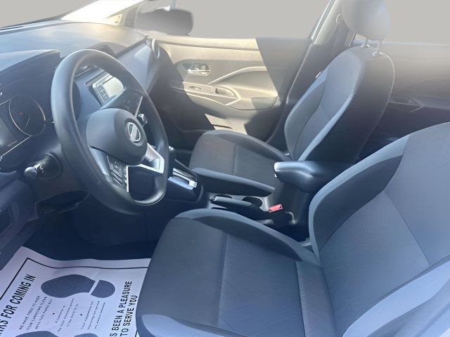 Used 2023 Nissan Versa SV FWD image 11