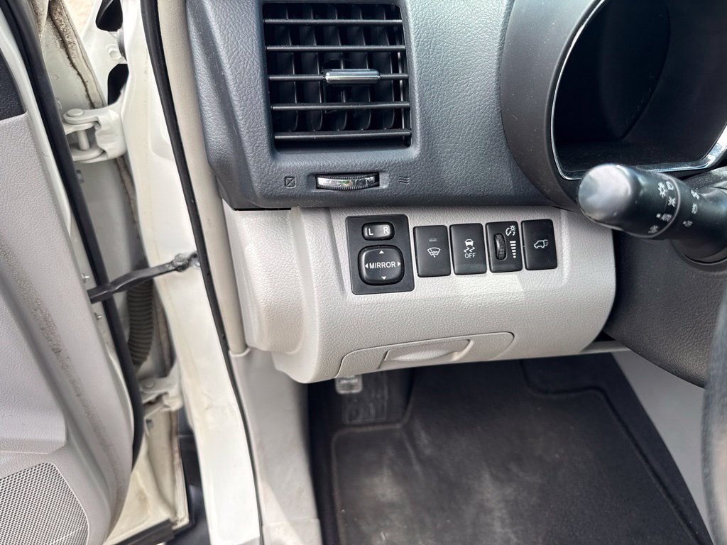 Used 2013 Toyota Highlander Limited FWD image 11