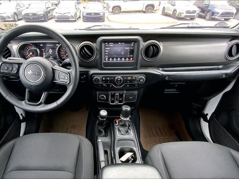 Used 2023 Jeep Gladiator Sport AWD/4WD image 15