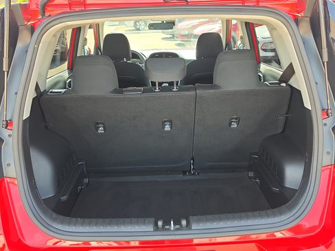 Certified 2025 Kia Soul LX w/ LX Technology Package FWD image 10