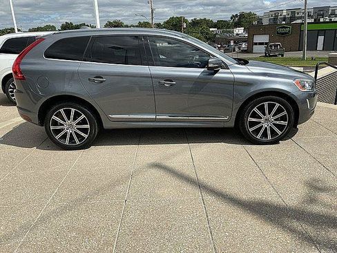 Used 2017 Volvo XC60 T6 Inscription w/ Climate Package AWD/4WD image 7
