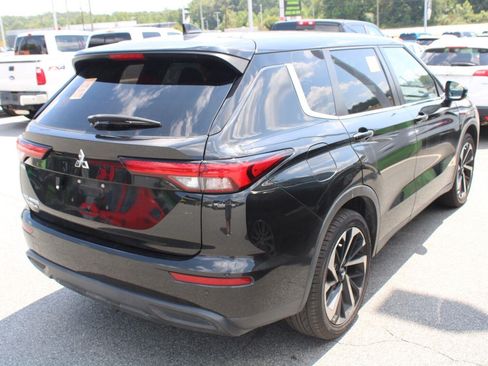 Used 2022 Mitsubishi Outlander ES FWD image 6