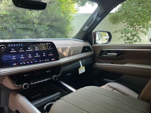 New 2026 Chevrolet Tahoe High Country AWD/4WD image 54