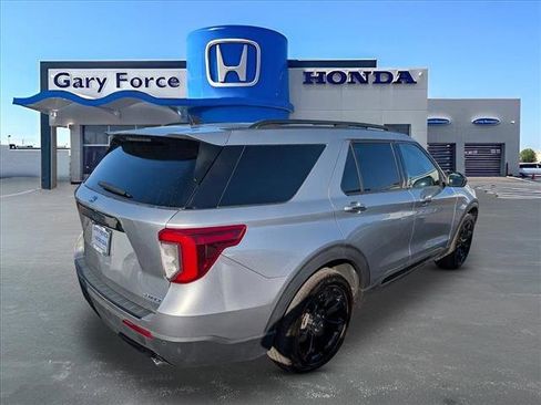 Used 2023 Ford Explorer ST-Line image 2