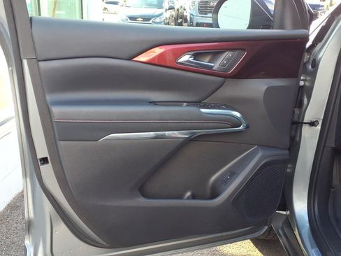 Used 2026 Chevrolet Traverse Z71 w/ LPO, Floor Liner Package AWD/4WD image 10