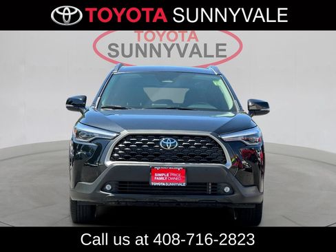 Used 2025 Toyota Corolla Cross XLE AWD/4WD image 12