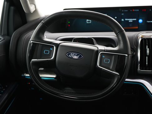 Used 2025 Ford Expedition Max Platinum AWD/4WD image 21