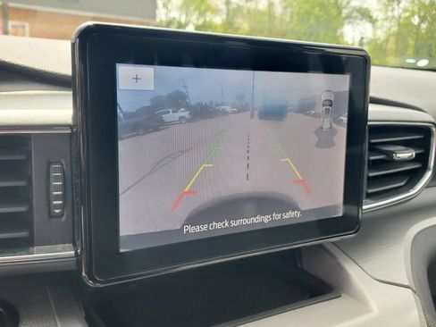 Used 2021 Ford Explorer XLT w/ Equipment Group 202A AWD/4WD image 25