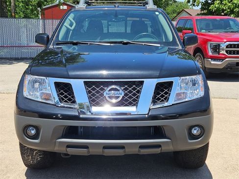 Used 2021 Nissan Frontier PRO-4X w/ Pro-4x Utility Package image 2