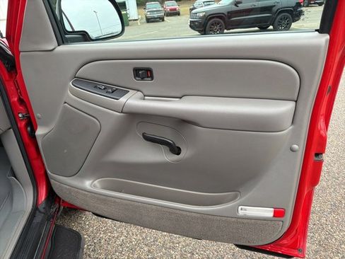 Used 2005 Chevrolet Avalanche LS image 31