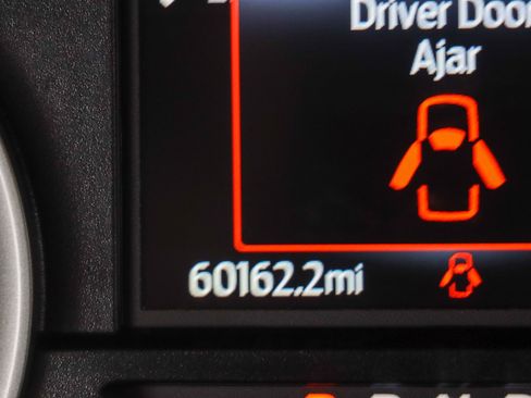 Used 2021 Ford Expedition XLT image 17