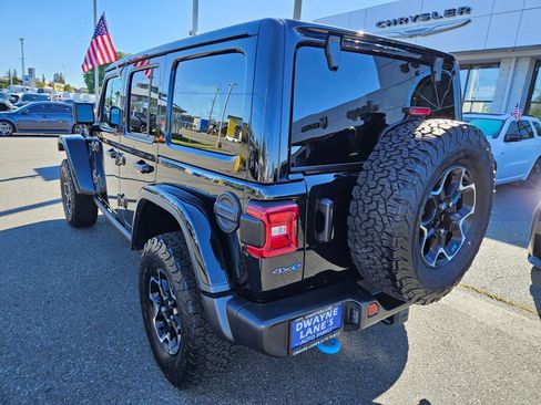 Used 2023 Jeep Wrangler Unlimited Rubicon 4xe w/ Cold Weather Group AWD/4WD image 3