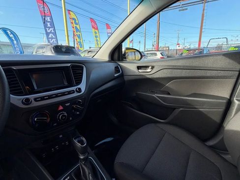 Used 2021 Hyundai Accent SE image 18