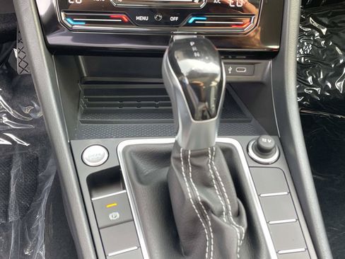 New 2026 Volkswagen Jetta SE FWD image 16
