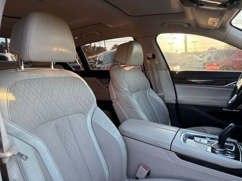 Used 2016 BMW 740i image 37