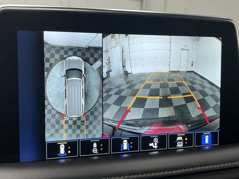 Certified 2022 Chevrolet Tahoe Z71 w/ Luxury Package image 5