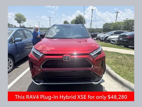 Used 2025 Toyota RAV4 XSE w/ Premium Package AWD/4WD image 1