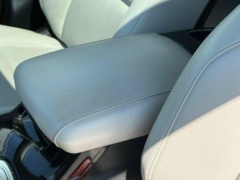 Used 2025 Kia Telluride S FWD image 10