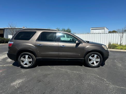 Used 2009 GMC Acadia SLT w/ Visibility Package image 4