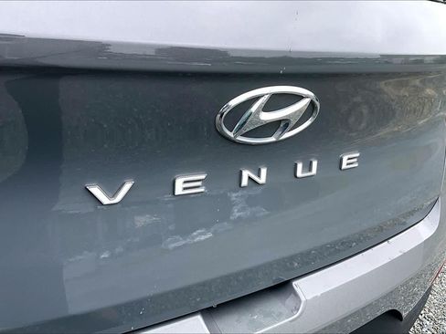 Used 2021 Hyundai Venue SEL w/ Premium Package FWD image 10