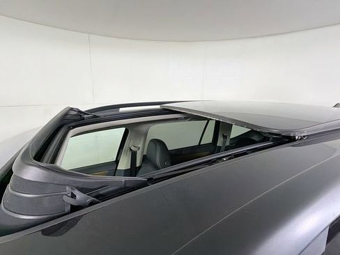 New 2025 Volkswagen Atlas SE image 14