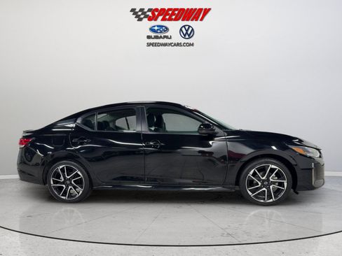 Used 2025 Nissan Sentra SR FWD image 4
