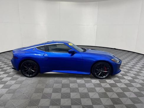 Used 2025 Nissan Z Performance w/ Floor Mat Package RWD image 4