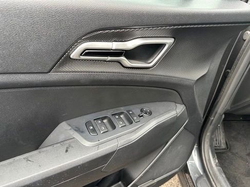 Used 2023 Kia Sportage LX image 16
