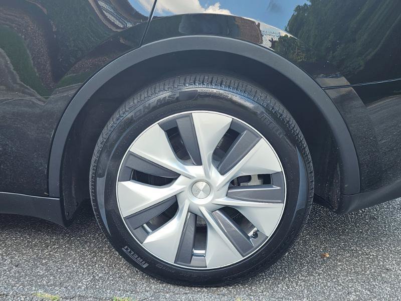 Used 2023 Tesla Model Y Long Range AWD/4WD image 18