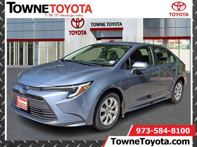 Certified 2024 Toyota Corolla LE AWD/4WD image 1