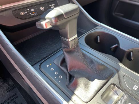 Used 2026 Kia Carnival FWD image 39