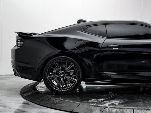 Used 2021 Chevrolet Camaro ZL1 image 18