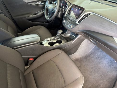 Used 2023 Chevrolet Malibu LT FWD image 16