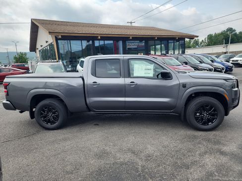 New 2026 Nissan Frontier SV w/ All-Weather Content Package AWD/4WD image 9