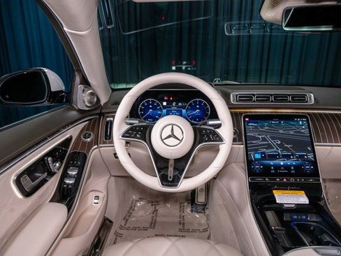 New 2026 Mercedes-Benz Maybach S 680 4MATIC image 16