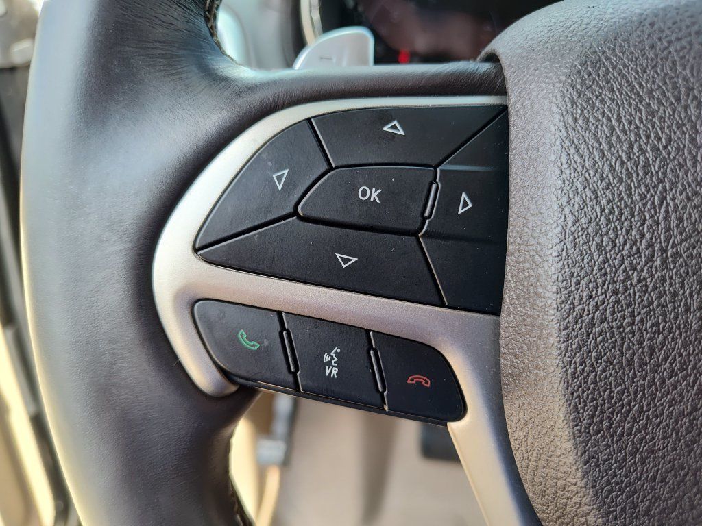 Used 2017 Jeep Grand Cherokee Overland RWD image 25